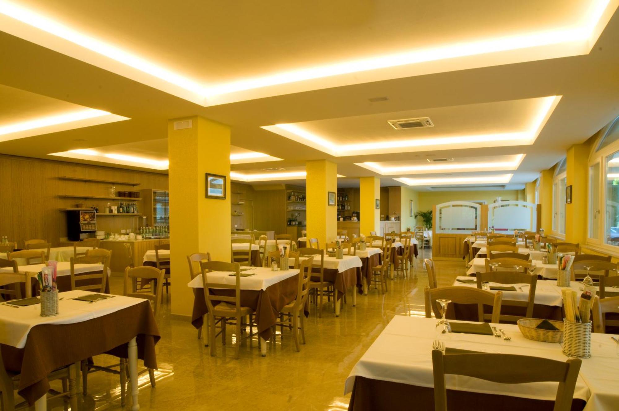 Hotel Panoramica Сало Экстерьер фото